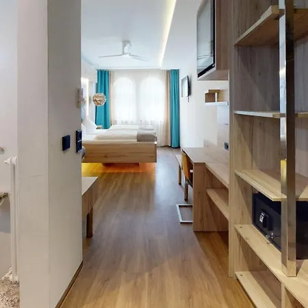 호텔 Adler 골링안데살자흐